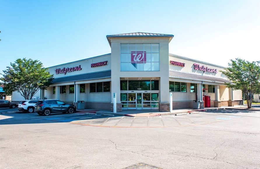 RECORDED: Walgreens in Cedar Creek, TX Refuses Essential Medication